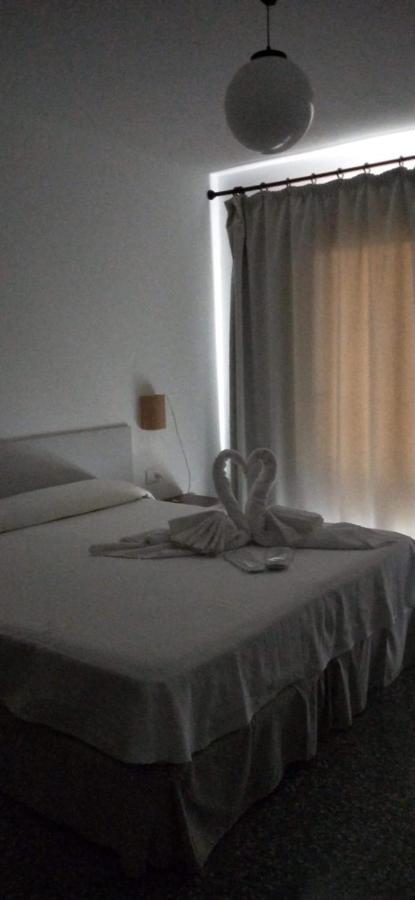 Hostal S'Algaret Fornells  Extérieur photo