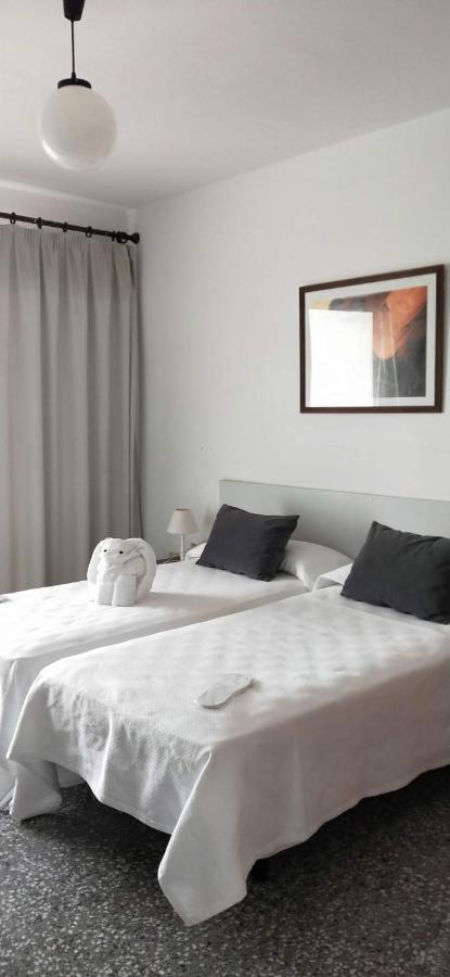 Hostal S'Algaret Fornells  Extérieur photo