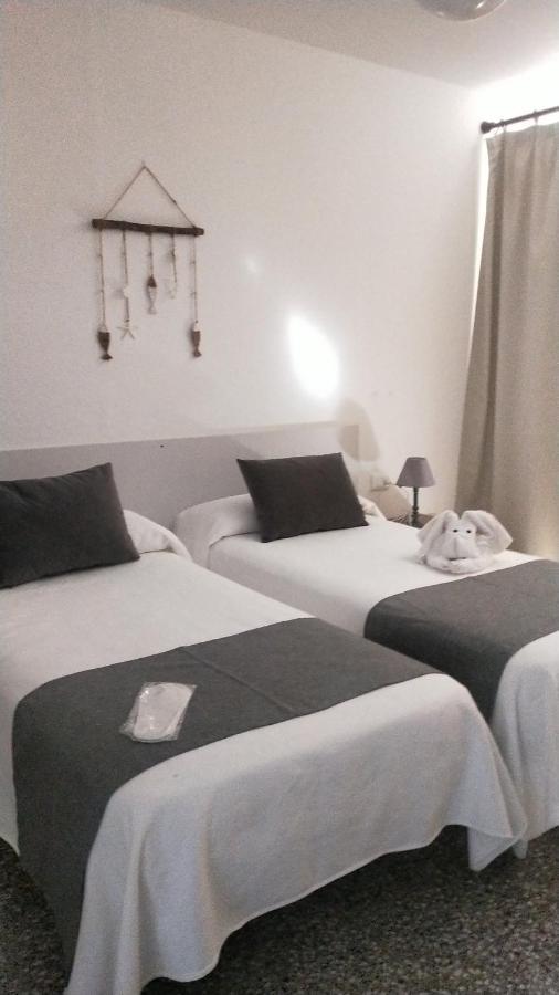 Hostal S'Algaret Fornells  Extérieur photo