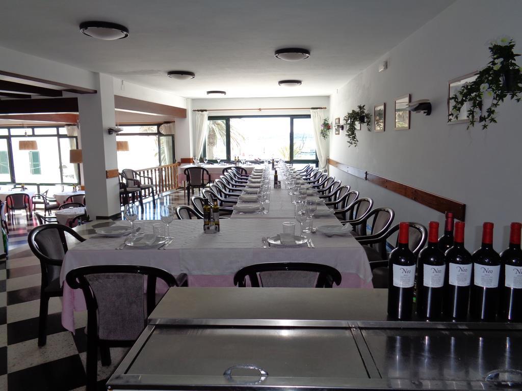 Hostal S'Algaret Fornells  Extérieur photo
